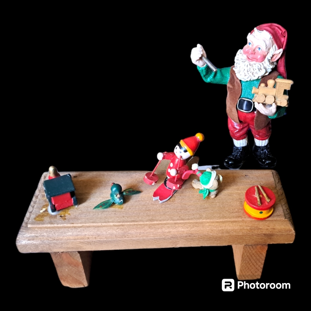 Clothtique Possible Dreams Elf Vintage  1980 Santa's Work Shop Christmas Decor